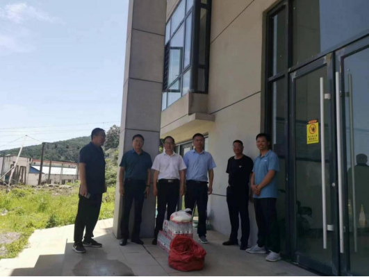 7.7集團(tuán)2023年夏季送清涼慰問活動(dòng)簡報(bào)(1)464.png 7.7集團(tuán)2023年夏季送清涼慰問活動(dòng)簡報(bào)(1)464.png